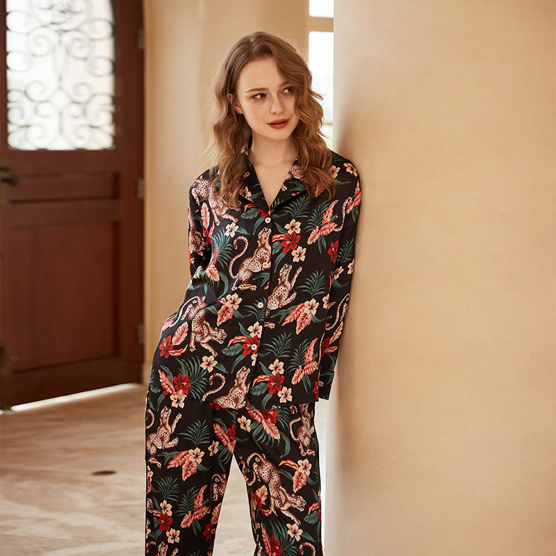 Black Leopard Silk Pajama Set – detail